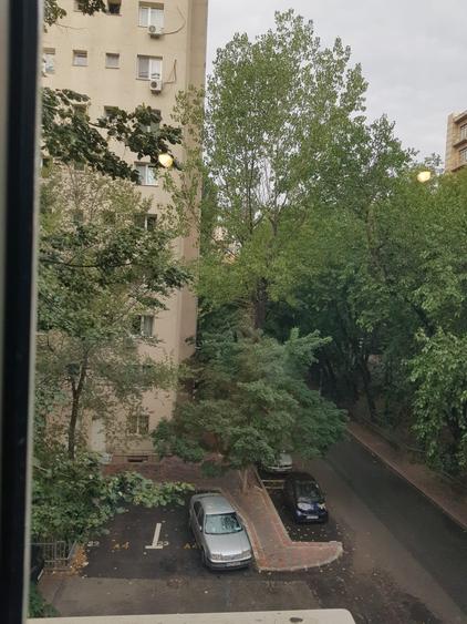 Vanzare garsoniera confort 2, Piata Alba Iulia, etaj 3, 45.500 euro