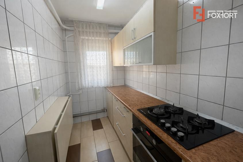 Apartament 4 camere, semidecomandat - Vlaicu, Arad