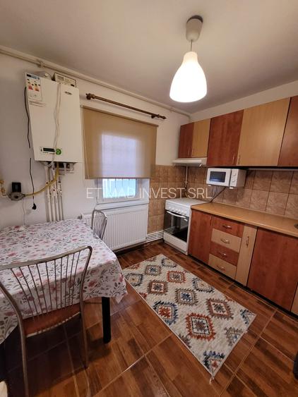 Navodari - str. Randunelelor - 2 camere decomandate -parcare privata  -420 E neg - 31