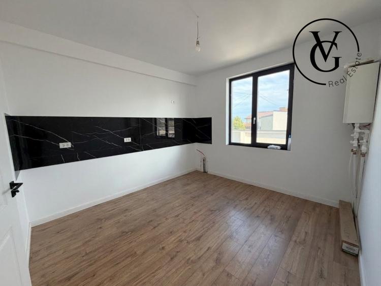 Vila modernă - finisată -terasă circulabila vedere lac și mare