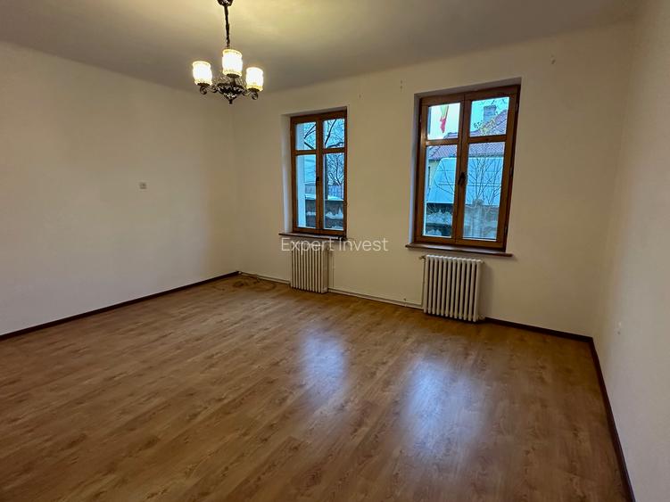 Casa 2 camere singur in curte - teren 900 mp - Sibiu - str. Nicolae Iorga - 11