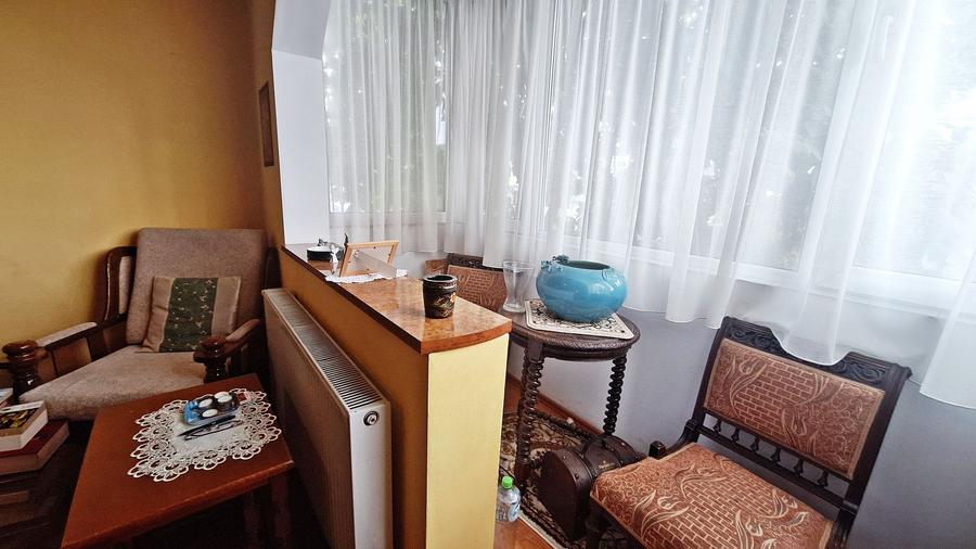 Piata Astra, apartament 2 camere la etajul 1, liber, 93000 euro neg