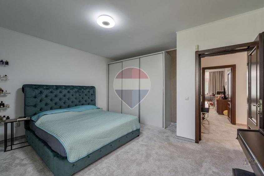 Vilă renovată P+1+M | Foișor vitrat, grădină și jacuzzi
