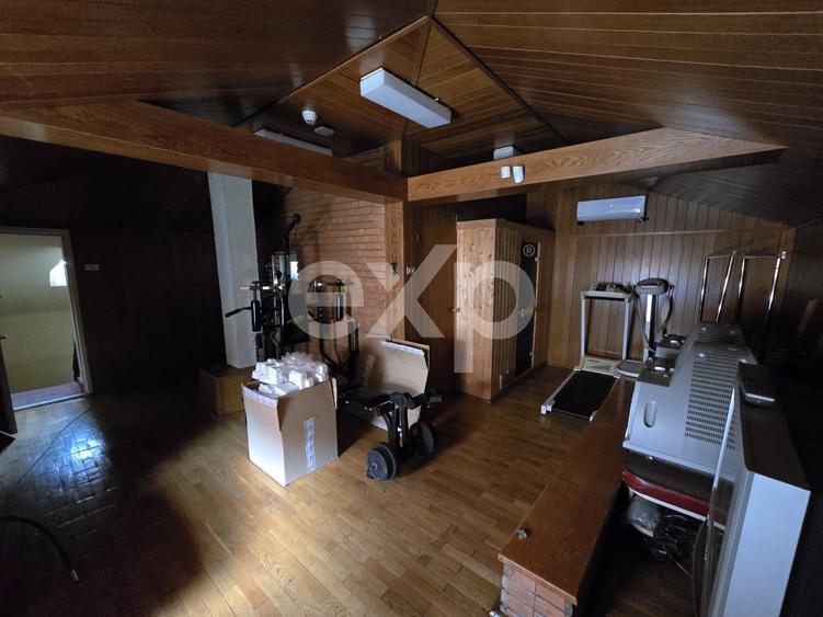 Vilă de închiriat cu 4 camere, 220 mp - zona Polonă