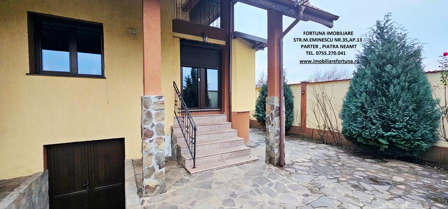 Vila cocheta prevazuta cu beci, terasa, piscina, anexa si teren