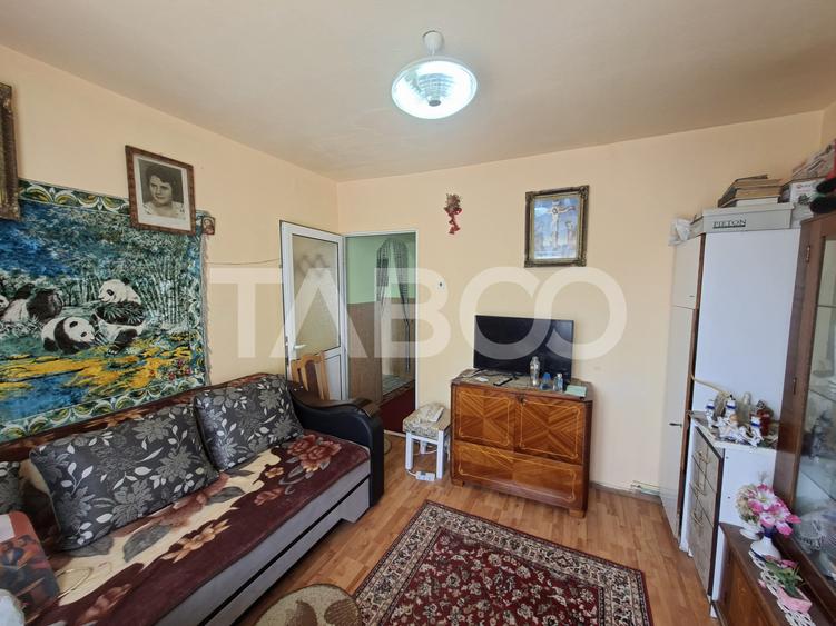 Apartament decomandat de vanzare 2 camere balcon pivnita
