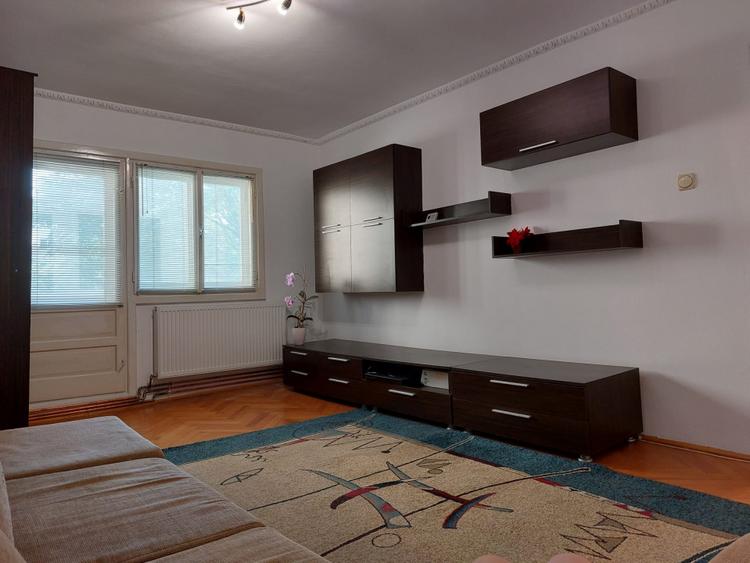 Apartament 3 camere decomandate – Zona Girocului, Str. Lidia