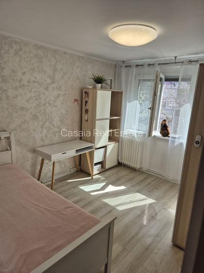 Apartament 4 camere de vanzare | Centrala proprie | - 2