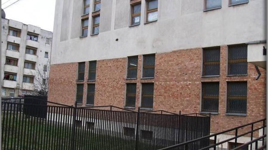 Cladire comerciala 1.936 mp + Teren 2.669mp -Calarasi