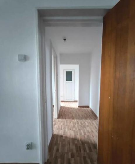 Închiriere Apartament 3 camere în Drumul Taberei, DECOMANDAT, PET FRIENDLY