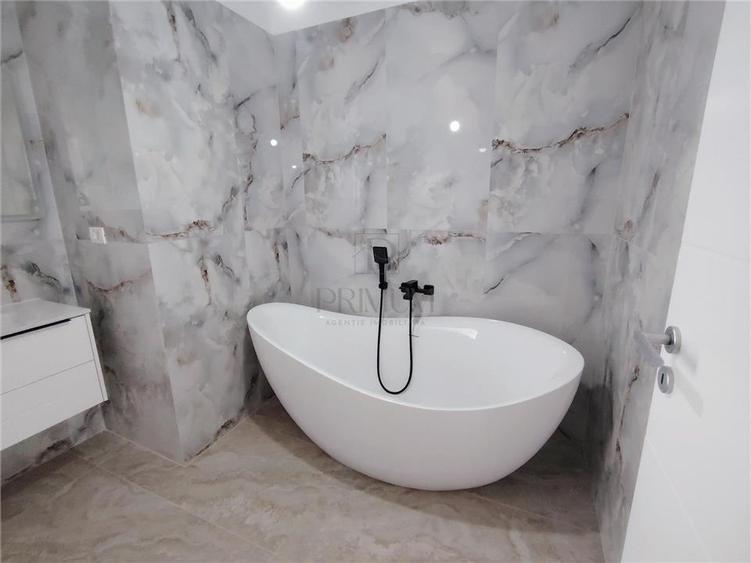 DUPLEX MODERN - ZONA CENTRALA - SEPARAT PRIN BAIE - GAZON SI SISTEM DE IRIGARE