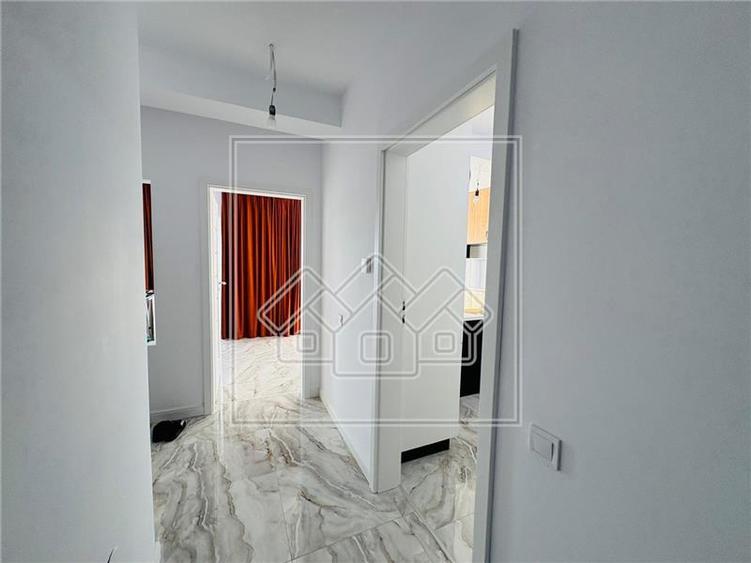 Apartament decomandat cu 2 camere, terasa, mobilat si utilat
