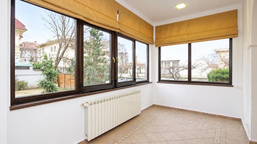 Zona Capitale | Spațiu comercial cu terasă acoperită și curte