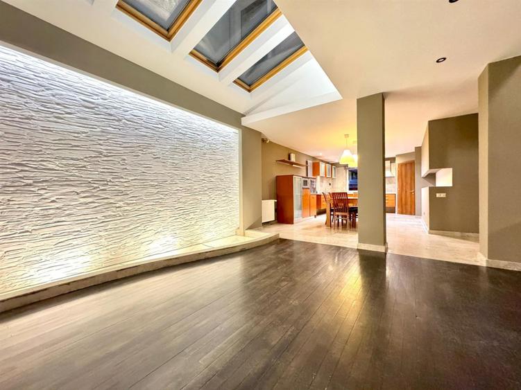 Casa Individuala 320 MP Garaj Curte Cartierul Buna Ziua