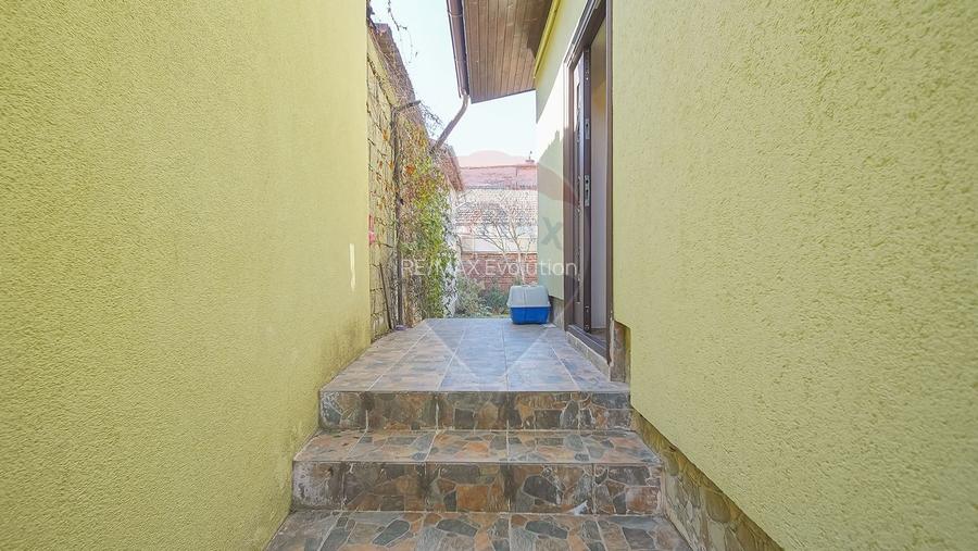 CASA 4 CAMERE SINGURA IN CURTE RENOVATA| BECI |STR. MIRASLAU GRIVITEI - 36
