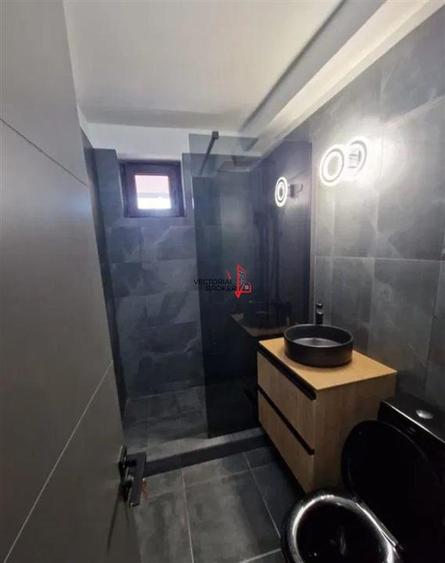3 camere Titan Piata Minis renovat , luminos