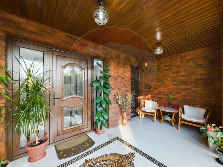 Casă / Vilă 5 camere + Mansarda Foarte Spatioasa