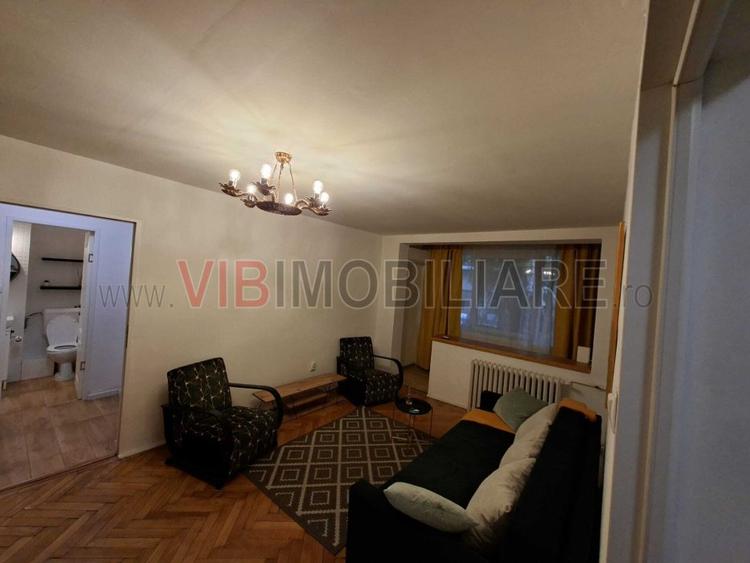 2 camere, semidecomandat, cu o suprafață utilă de 46 mp, situat la parter