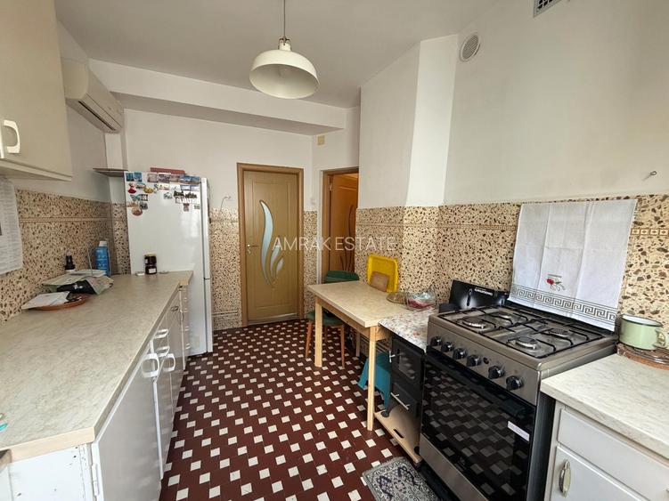 Apartament in vila - Casa interbelica - retrasa de la strada - 8