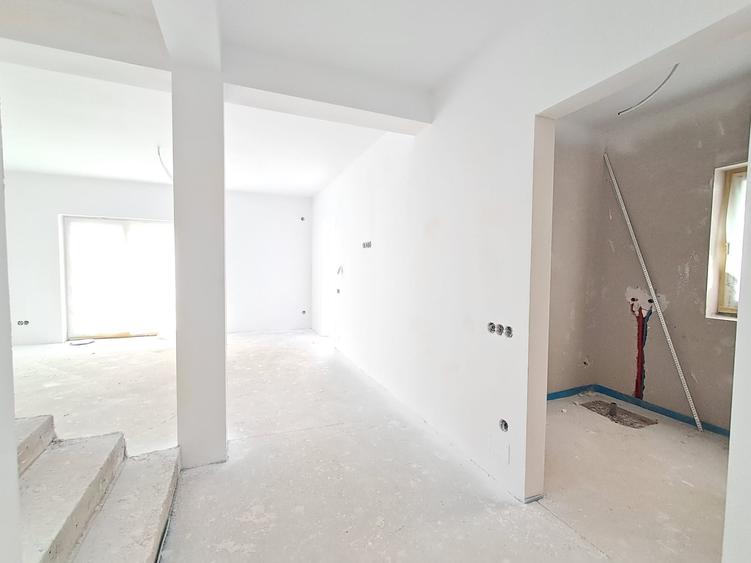 Duplex 135 mp, 2 locuri de parcare, P+1etaj, Floresti