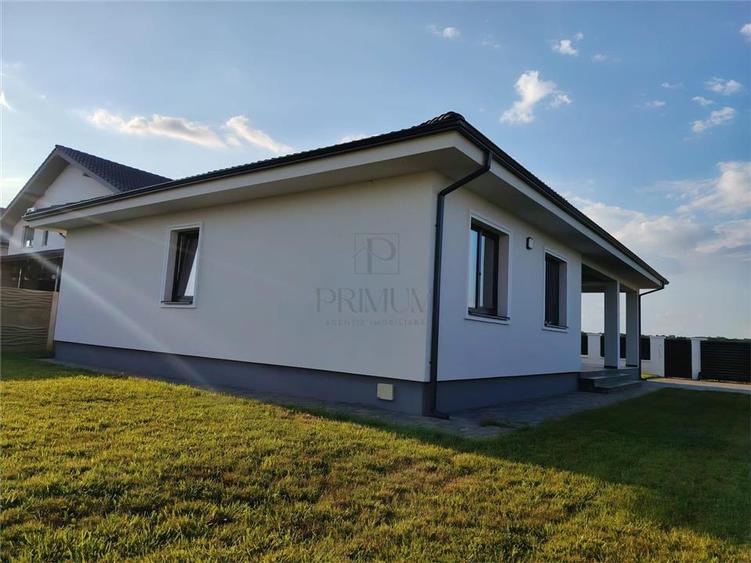 Casa individuala - finalizata - living mare - bucatarie separata