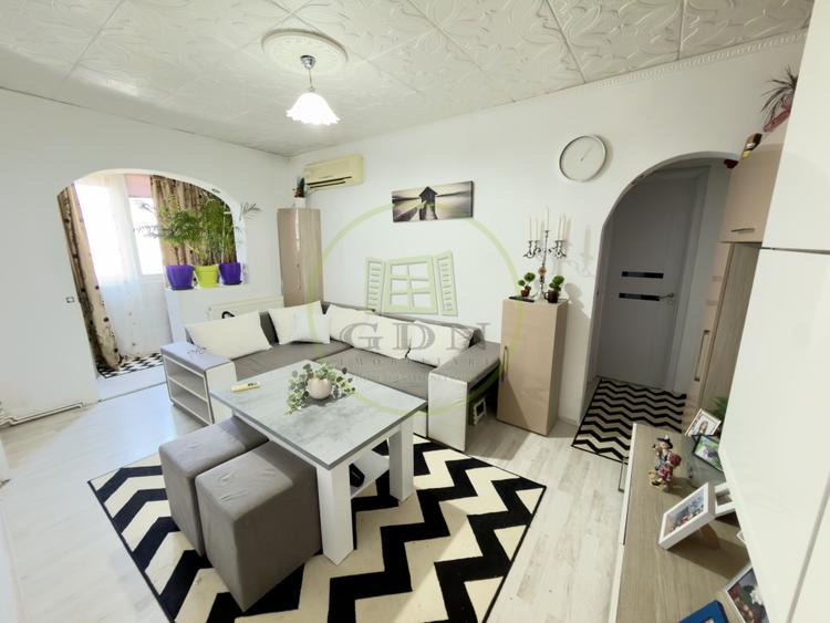 Apartament 4 camere, semidecomandat, cartier Craiovita Noua, zona Fortuna