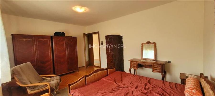 Casa individuala garaj pivnita curte superba Talmaciu - 13