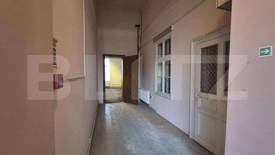 Birou de inchriat, 93 mp, zona Ultracentrala, cladire autorizata PSI
