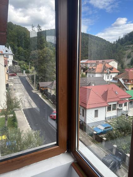 Apartament 2 camere, 49 mp, oraa Busteni