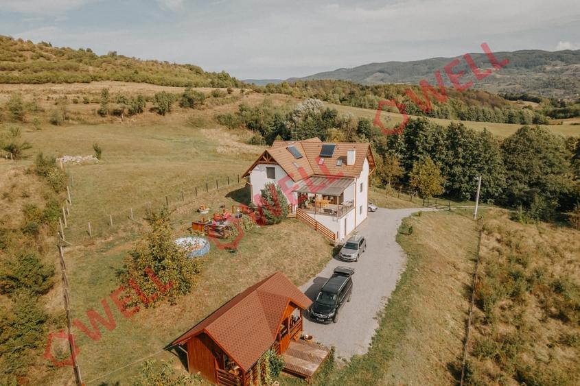 DE VÂNZARE CASĂ FAMILIALĂ, SOVATA