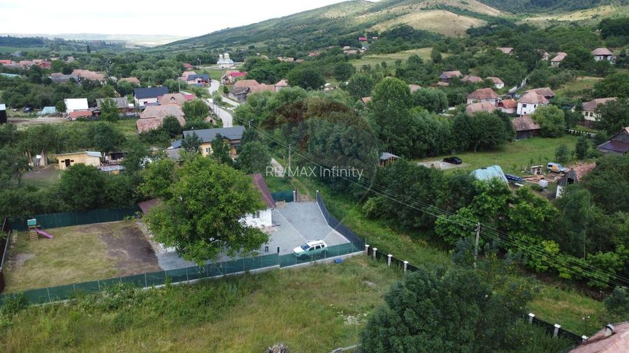 Casa finalizata recent, 2.800 mp teren Livada - Petresti de Jos - 2
