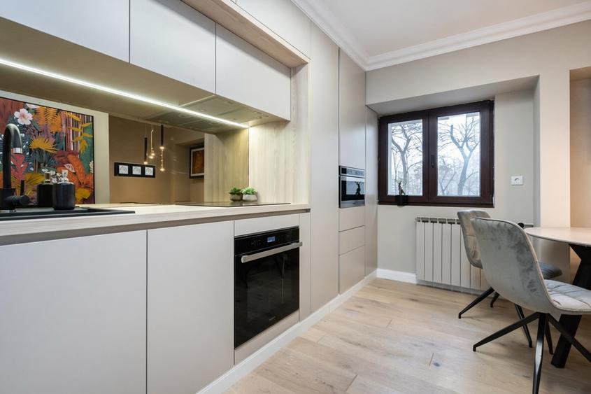 Închiriere Apartament 4 camere în Victoriei Lux la 2 min de metrou