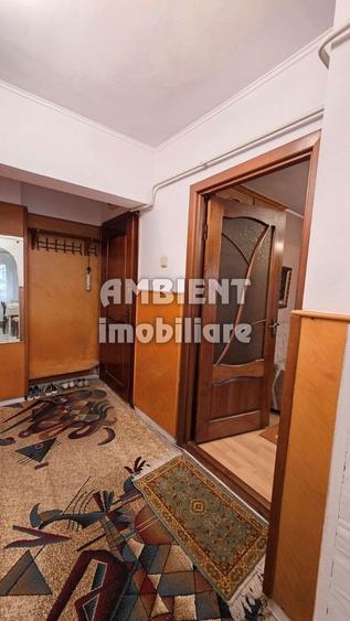 Apartament cu 4 camere, etaj 3, VASLUI zona Ultracentrală;