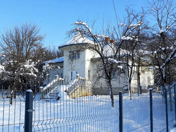 VILĂ DE POVESTE CU PARTER DE 124 MP ȘI NIVEL SUPERIOR MANSARDABIL DE 124 MP, LIV