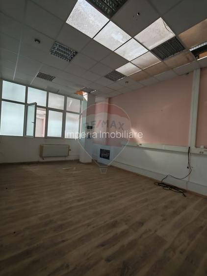Spațiu de birouri de 2,100mp de închiriat - 7