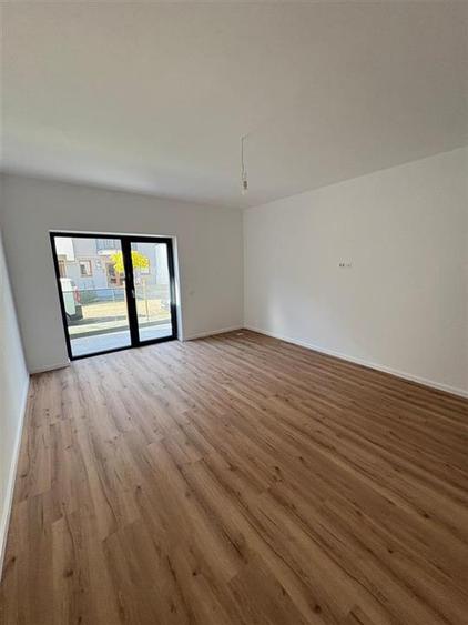 Apartament de vanzare 2 camere in Tractorul