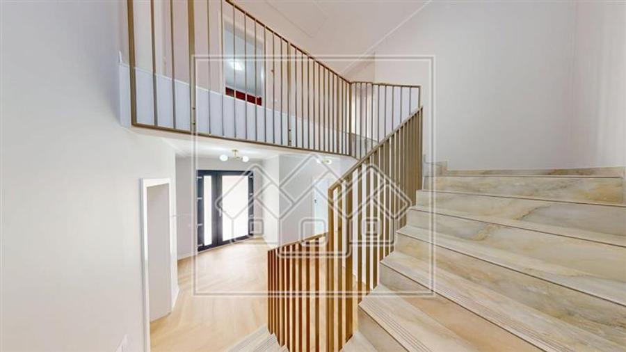Casa individula de vanzare, teren mare, 4 camere, la cheie, zona buna