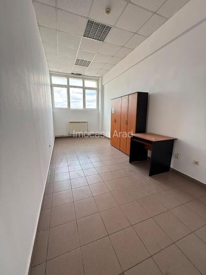 De inchiriat locatie Et 1 si 2, birouri, Clinica in podgoria Arad - 11