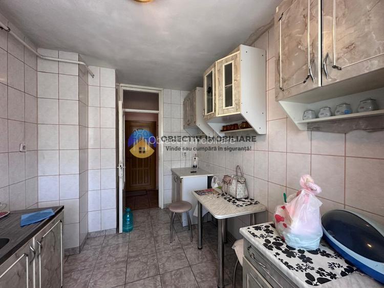 Apartament 3 camere de vânzare - Zona Centrală / 2 băi - 20