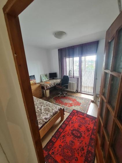 Apartament 3 camere, 2 bai,decomandat, 78 mp, etaj intemediar, parcare, Calvaria