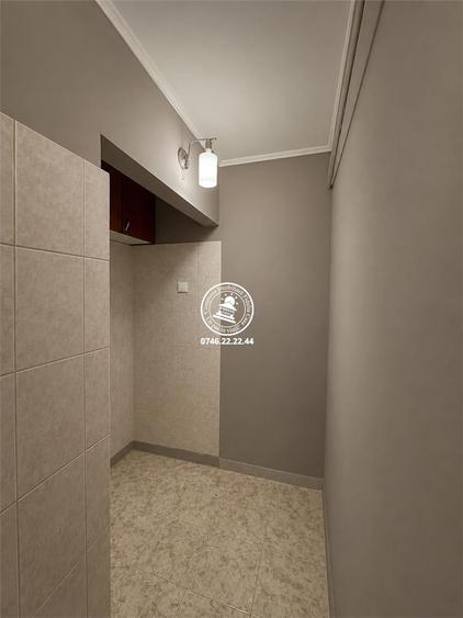 Apartament 3 camere de vanzare semidecomandat etaj intermediar bloc fara risc -