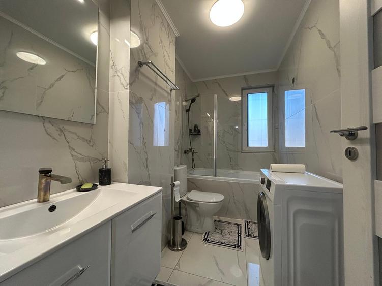 Oportunitate, Apartament cu 3 camere, parcare, Imobil Nou