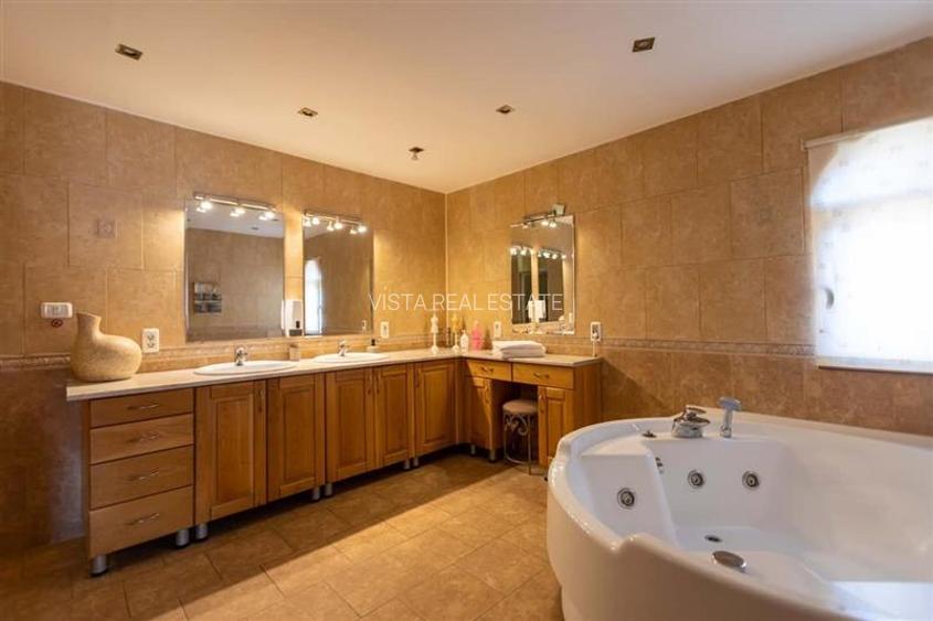 Exclusivitate! Colt de Rai: Casa cu arhitectura deosebita, cu acces direct la ra - 15