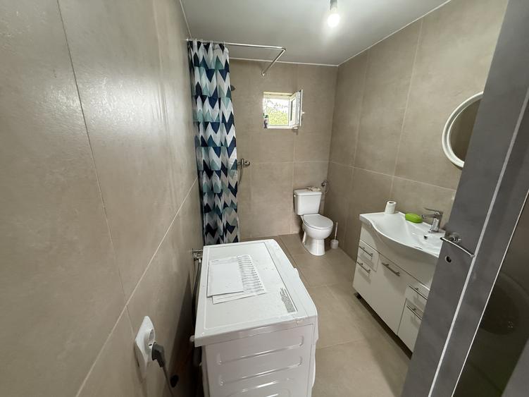 Exclusivitate !! Casa de închiriat 2 camere 48 mp în Dezmir zona centrală