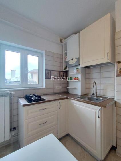 Proprietar  - 2 camere Primaverii  - renovat si complet reconsolidat - 2