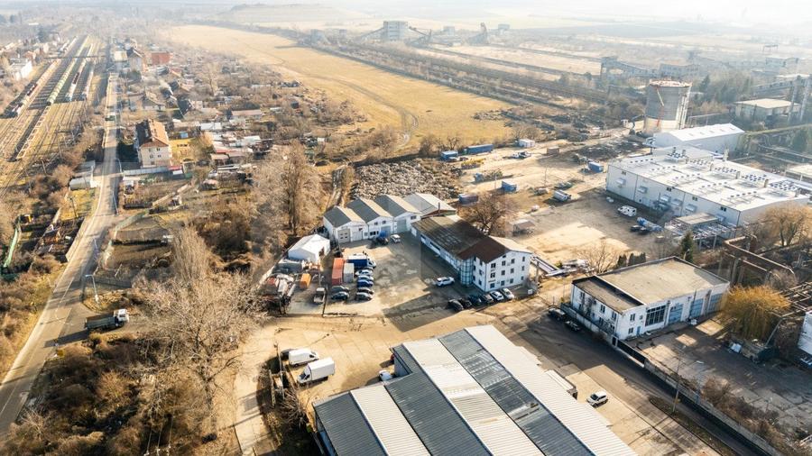 Ansamblu industrial și de birouri de vânzare cu chiriași existenți