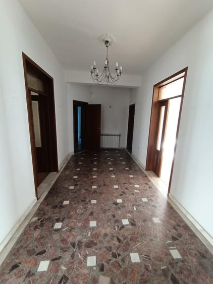 Birou in vila la parter - zona Gara de Nord