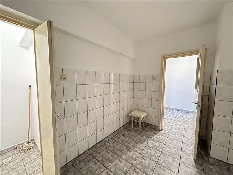 Apartament 2 camere. zona Aurel Vlaicu, Arad