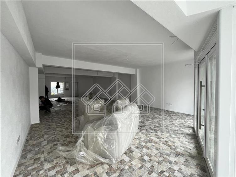 Spatiu comercial, NOU, complet finisat, vitrina la strada - Turnisor