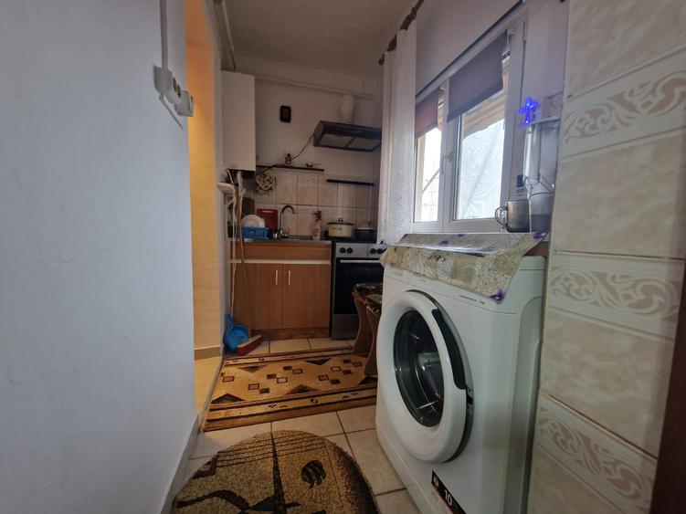 Apartament cu 1 camera decomandat, etaj 2/4, zona Metalurgiei
